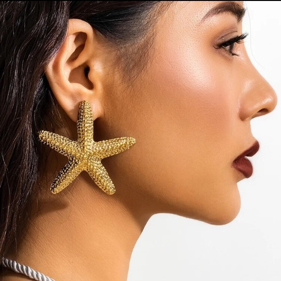 Jewelry - Gold Starfish Stud Earrings
